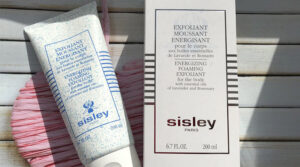 Sisley Energizing Foaming Exfoliant for the Body Review: A Spa-Like Shower Upgrade