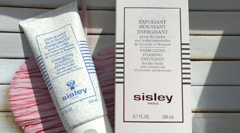 Sisley Energizing Foaming Exfoliant for the Body Review: A Spa-Like Shower Upgrade